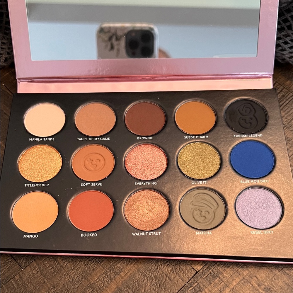 Glamorous 12-Color Eyeshadow Palette by Unknown Brand